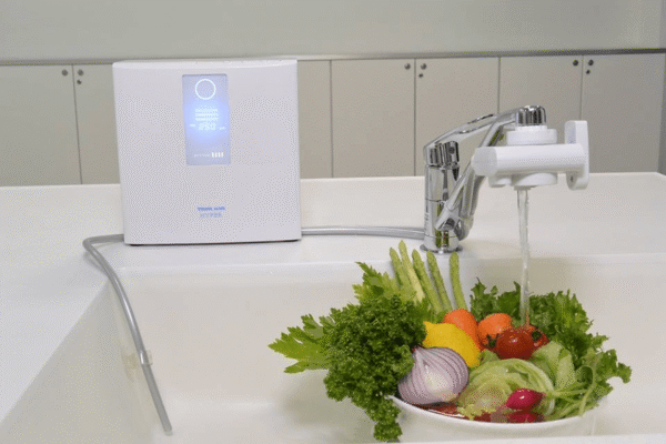 – Trim Ion Hyper lọc sạch nước và bổ sung thêm 20% khoáng chất có lợi trong nước – Tạo nước ion kiềm giàu hydro với nhiều công dụng khác nhau: cải thiện chức năng dạ dày, phòng chống nhiều loại bệnh, chống lão hóa, nấu ăn ngon… – Nồng độ hydro hòa tan trong nước cao nhất trong các dòng máy trên thị trường (lên đến 1300ppb) – Được sản xuất bởi Nihon Trim – Tập đoàn chuyên nghiên cứu về nước sức khỏe tại Nhật Bản – Trim ion Hyper được thiết kế nhỏ gọn, tinh tế